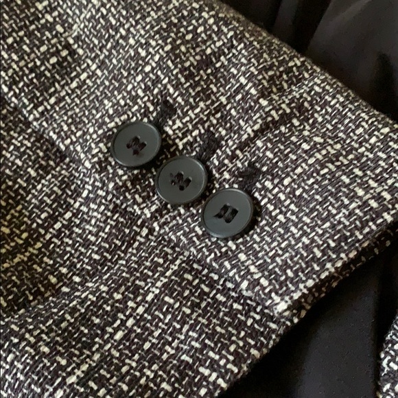 Blazer - Picture 6 of 6